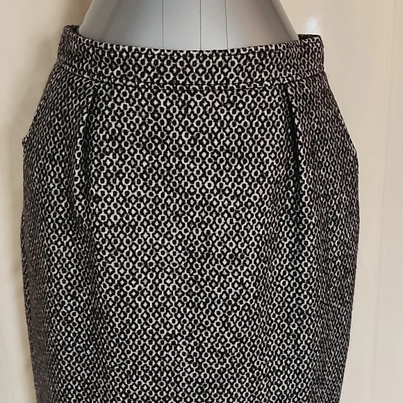 Yves St. Laurent Black and White Patterned Wool Pencil Skirt - Picture 2 of 15